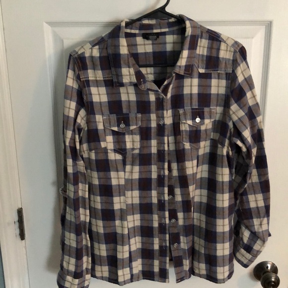 Button down flannel - Picture 1 of 4